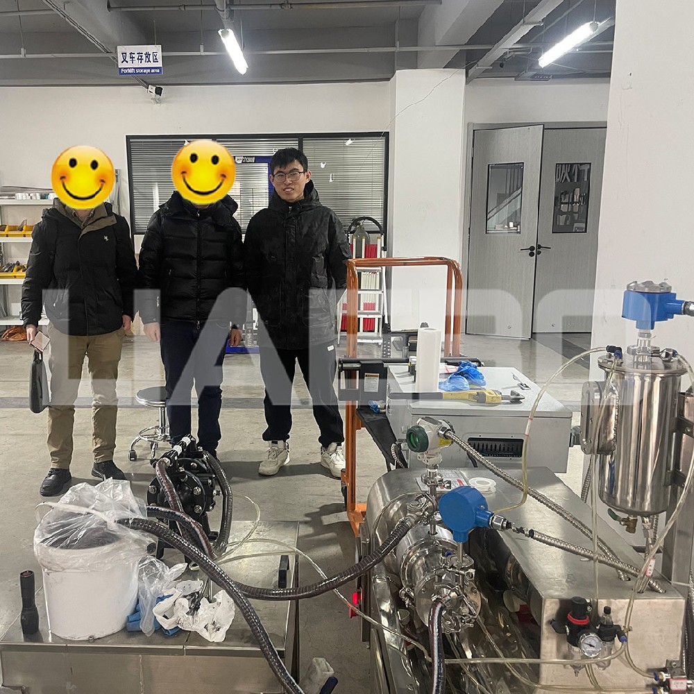 湖北武漢某公司1L實驗室納米砂磨機調(diào)試成功