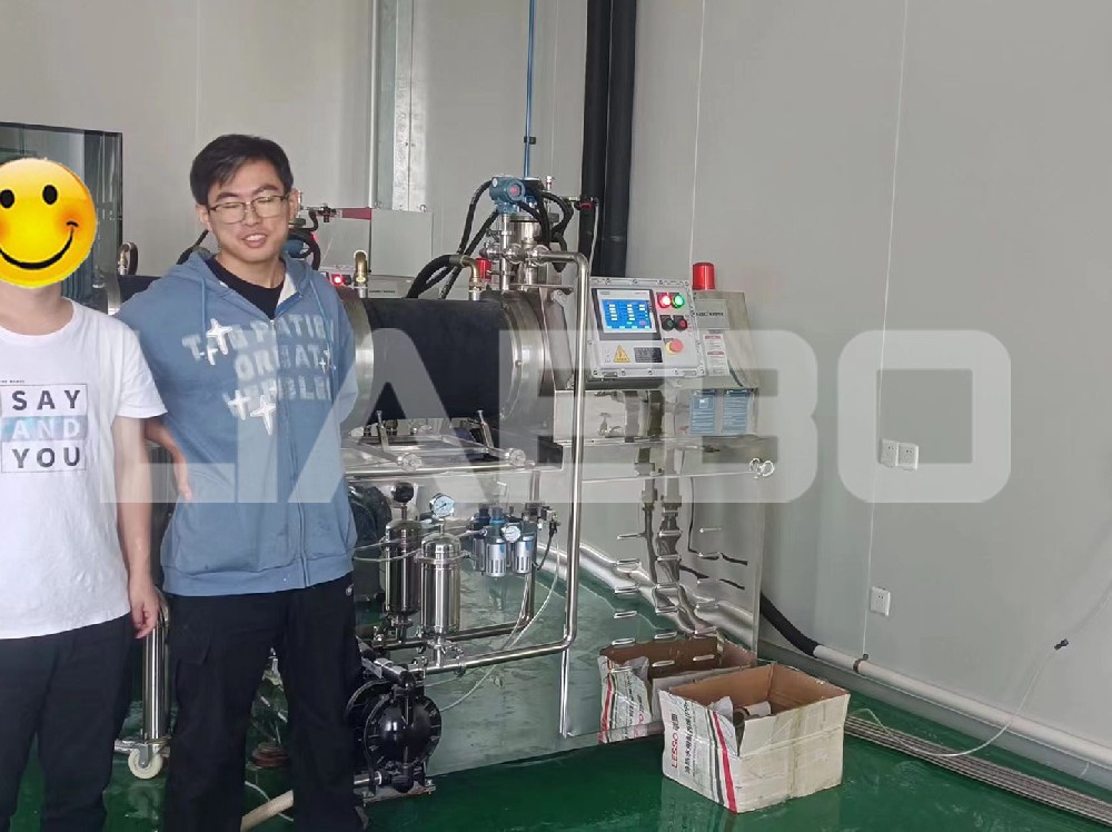 廣東珠海市某新能源有限公司10L棒銷式砂磨機調(diào)試成功