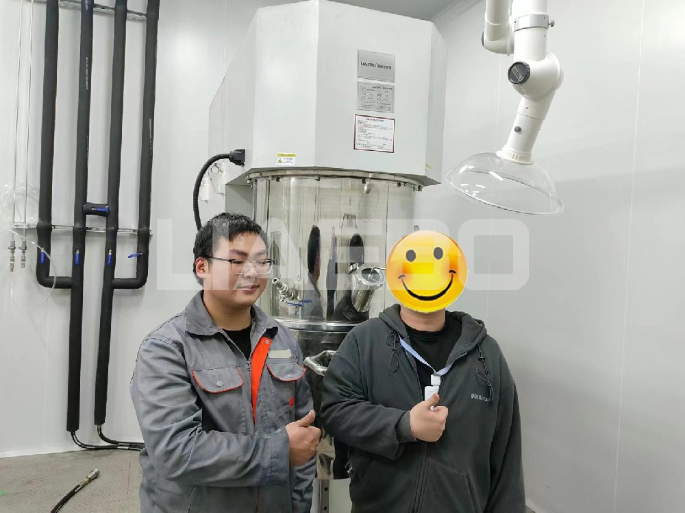廣州某材料公司50L、100L、200L雙行星攪拌機(jī)調(diào)試成功