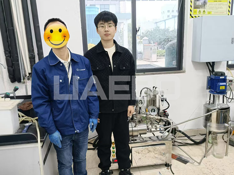 江西某技術研究院有限公司，1L實驗室砂磨機調(diào)試成功